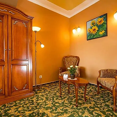 Hotel One 4*